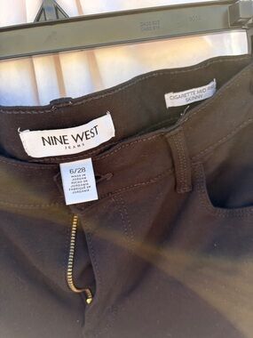 Nine West Black Cigarette Mid Rise Skinny Jeans with Gold Zipper Size 6